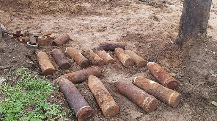 На трибина на градскиот стадион „Тумбе кафе“ во Битола пронајдени артилериски гранати