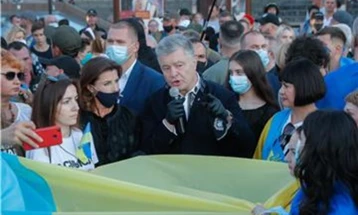 Прозападната опозиција го обвини Зеленски за автократија по замрзнувањето на имотот на на експретседателот Порошенко