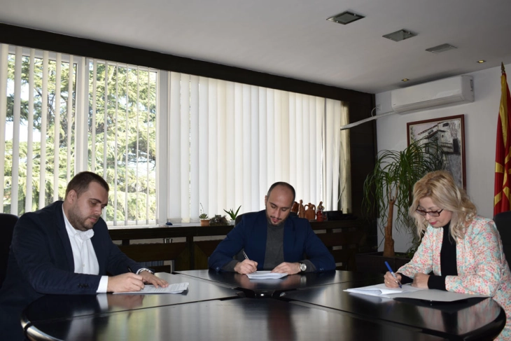 Потпишан Колективниот договор за вработените во Општина Велес