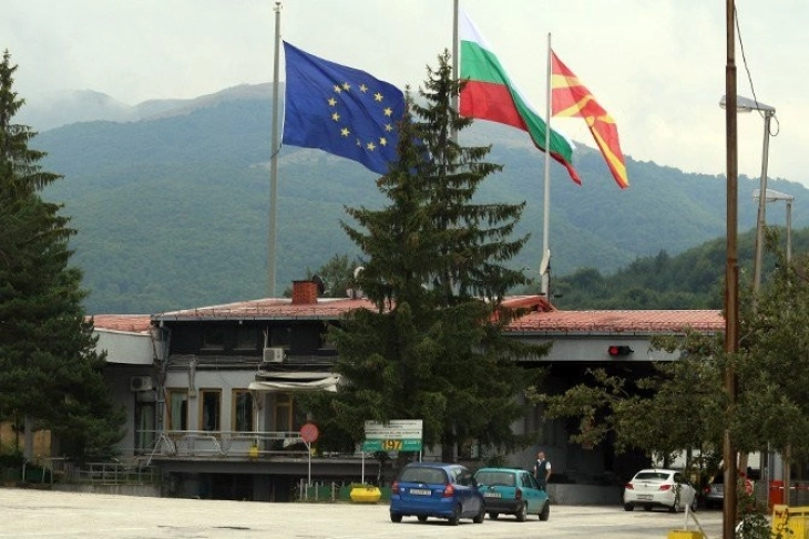 Во Бугарија од четврток со задолжителен негативен ПЦР