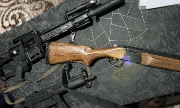 Претреси во Тетовско, пронајдено оружје