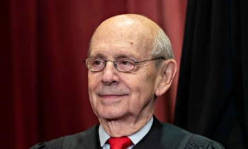Најстариот судија во Врховниот суд на САД, Стивен Брејер, заминува во пензија 