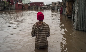 Бројот на жртви во тропската бура Ана во Јужна Африка се зголеми на седумдесет