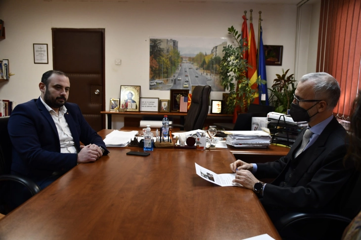 Средба на градоначалникот на Кисела Вода Ѓорѓиевски со италијанскиот амбасадор Силвестри