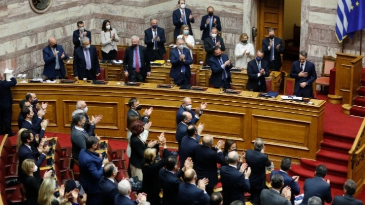 Грчкиот Парламент со 156 гласа „против“ го отфрли предлогот на СИРИЗА за недоверба на Владата