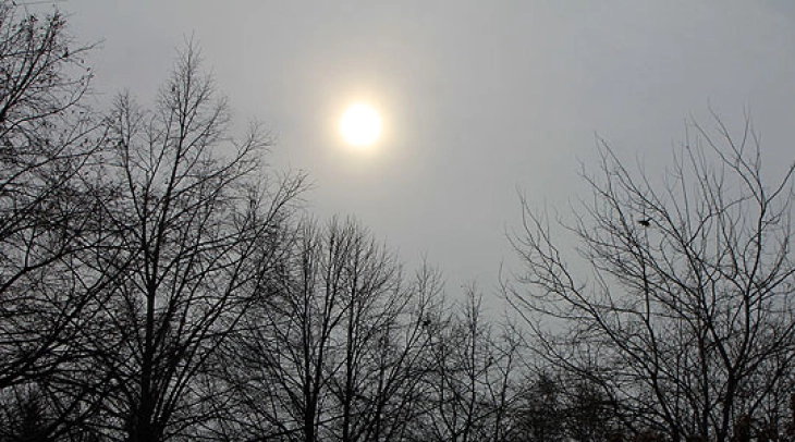 Наутро со услови за појава на слаба магла, во текот на денот сончево