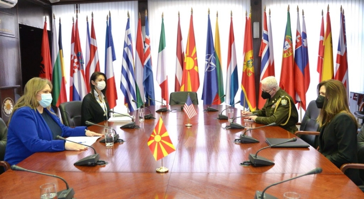 Петровска – Брнз: Северна Македонија и САД се пример за стратешка, сојузничка одбранбена соработка