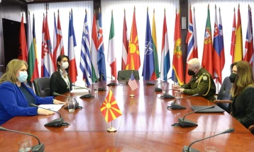 Петровска – Брнз: Северна Македонија и САД се пример за стратешка, сојузничка одбранбена соработка
