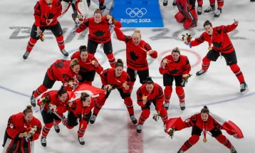 ЗОИ: Хокеарките на Канада подобри од САД во натпреварот за златниот медал