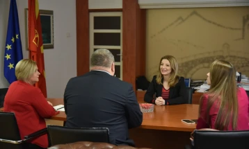 Остварувањето на женските права во фокусот на средбата на Арсовска со директорот на НДИ
