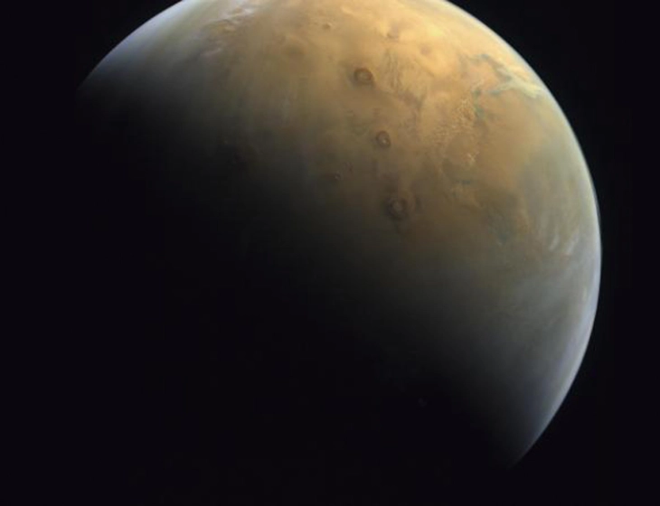 Снимени облаците над Марс