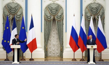 Елисејска палата: Макрон побара од Путин веднаш да ја прекине офанзивата во Украина