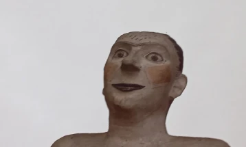 Скулптури на Анета Светиева повеќе од 100 денови изложени во Битола