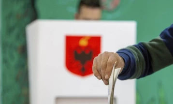 Во Албанија изборен молк пред делумните локални избори