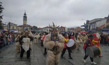 Се врати карневалот во Прилеп: Мечкари, Индијанци, рудари, Крали Марко на карневалско дефиле