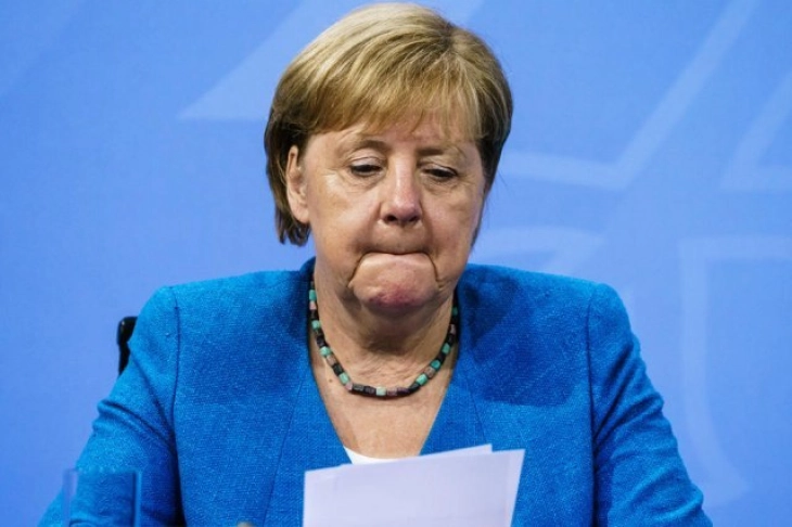 Матео Ренци ја предлага Ангела Меркел за посредник со Русија