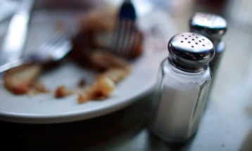 Истражување: Помалку сол за поздрави бубрези и срце