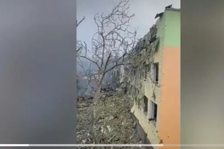 Во воздушен напад погодена детска болница во Мариупол
