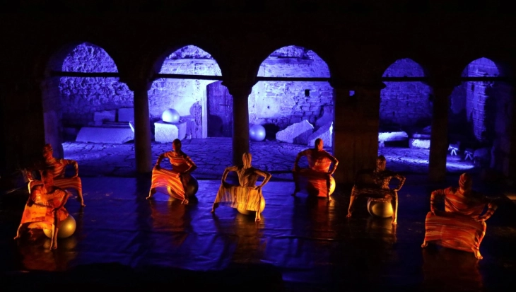Скопје танцовиот театар со „Идентитети – Историја на еден растегнат сон“ првпат ќе настапува во Франција