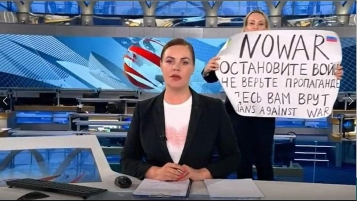 Парична казна од 30 илјади рубљи за руската новинарка на Канал 1