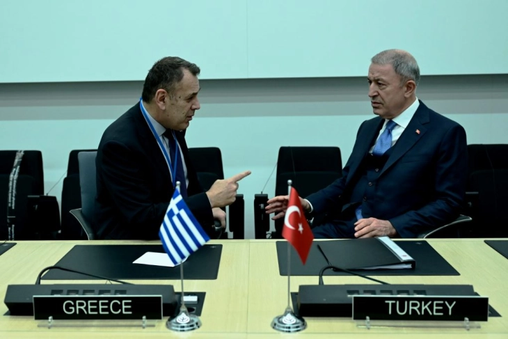 Министрите за одбрана на Грција и Турција ја истакнале важноста да се намалат тензиите во Источниот Медитеран