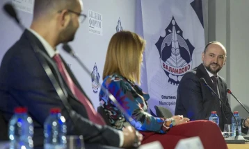 Битиќи и Лукаревска на Бизнис-форум во Валандово: Заедно се справуваме со предизвиците