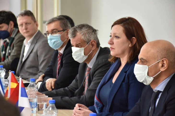 Директорите на царините на Северна Македонија, Грција, Србија на средба за зелените коридори