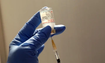 Модерна тестира вакцина против омикрон