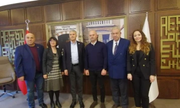 Градоначалникот на Новаци Стевановски во посета на Стопанската комора во Адапазари