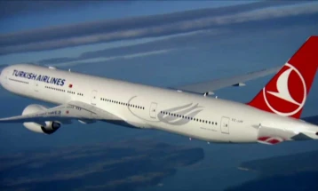Романски борбени авиони следеле патнички авион на лет од Москва кон Истанбул по дојава за бомба