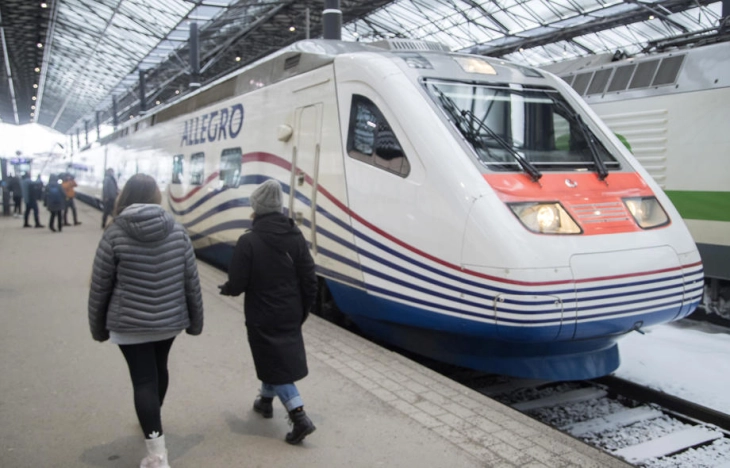 Финска ги прекинува железничките врски со Русија