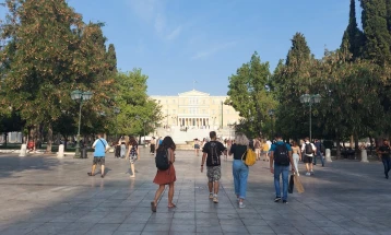 Пред или по Велигден можно олабавување на мерките во Грција