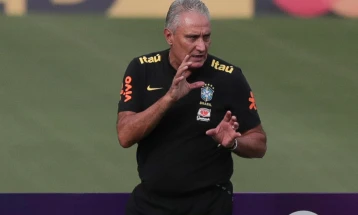 Тите ги демантираше гласините дека би можел да го преземе Арсенал