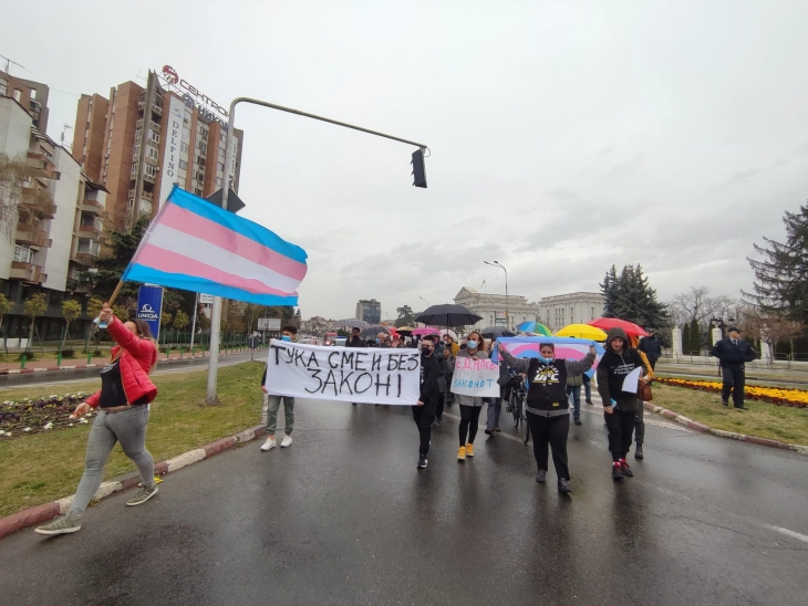 Под мотото „Тука сме и без закон“ одбележан Меѓународниот ден на видливоста на трансродовите луѓе