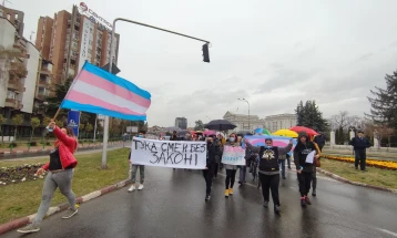 Под мотото „Тука сме и без закон“ одбележан Меѓународниот ден на видливоста на трансродовите луѓе