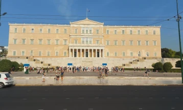 Анкета: Грците повеќе загрижени за поскапувањата, отколку за пандемијата