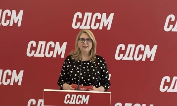 Николова: Со мерките спречуваме ценовен шок, со зголемување на платите го јакнеме стандардот,