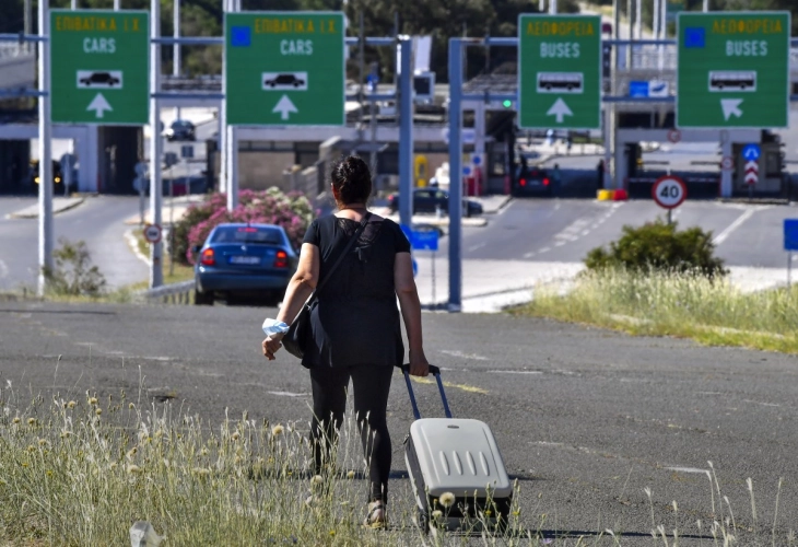 Актуелните мерки за патување во Грција продолжени за уште една седмица