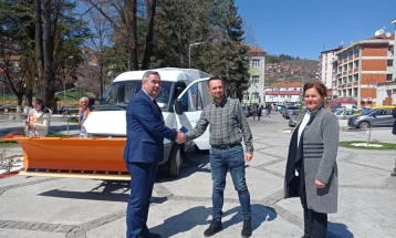 Набавено ново возило за чистење снег за комуналното претпријатие во Крива Паланка