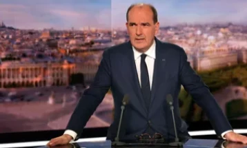 Францускиот премиер Кастекс најави оставка во случај да победи Макрон