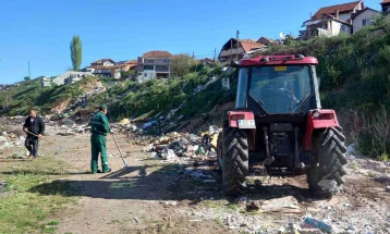 Повторно се чисти дивата депонија кај кумановската населба Перо Чичо