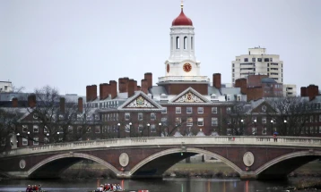 Харвард вложува 100 милиони долари за истражување на историските врски со ропството  