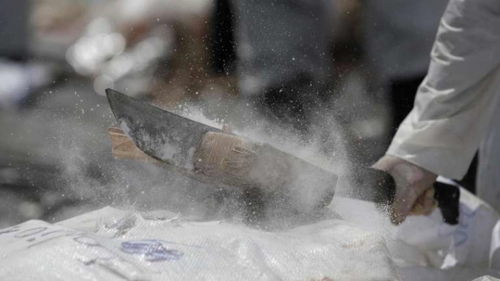 Половина тон кокаин е пронајден во кеси за кафе во Швајцарија