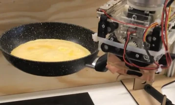 Робот-готвач што може да „џвака“ и пробува јадења