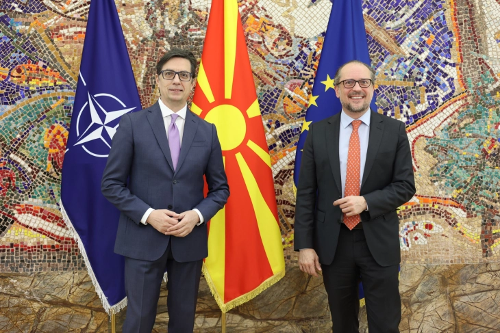 Пендаровски до Шаленберг: ЕУ да овозможи неодложно отпочнување на пристапните преговори за Северна Македонија