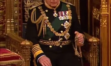Принцот Чарлс го прочита говорот на кралицата во Парламентот