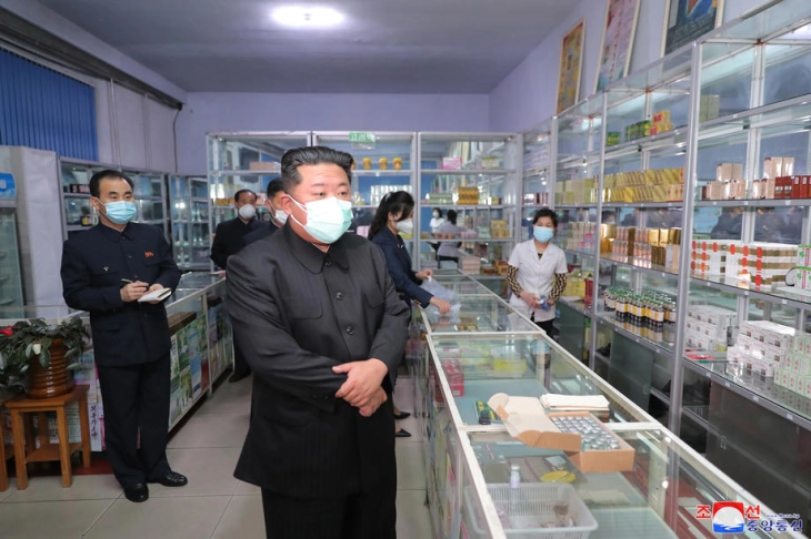Ким ѝ нареди на војската да ја стабилизира дистрибуцијата на лекови за Ковид-19 во Пјонгјанг