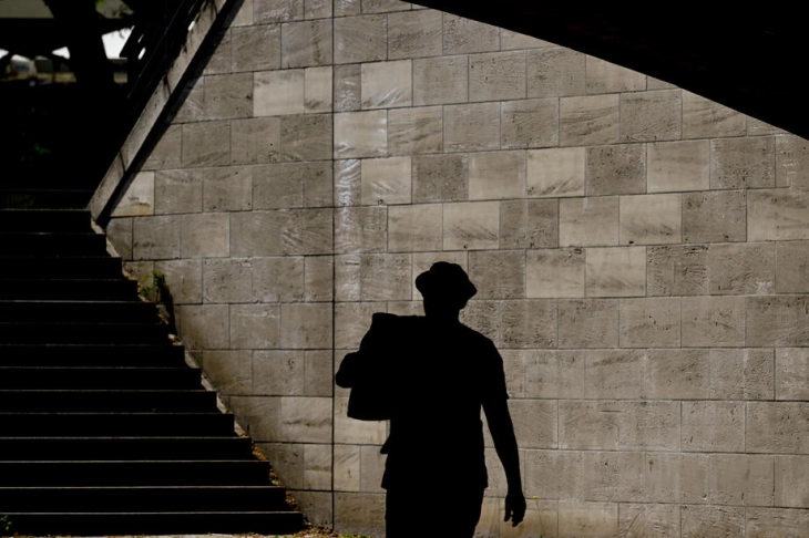 Германците ќе плаќаат девет евра за месечна карта за јавен превоз