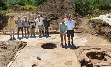 Археолошко истражување на локалитет во Валандовско