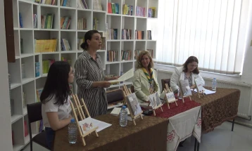 Во Кочани се одржа првата официјална промоција на книгата „Седумте“ на алпинистката Илина Арсова